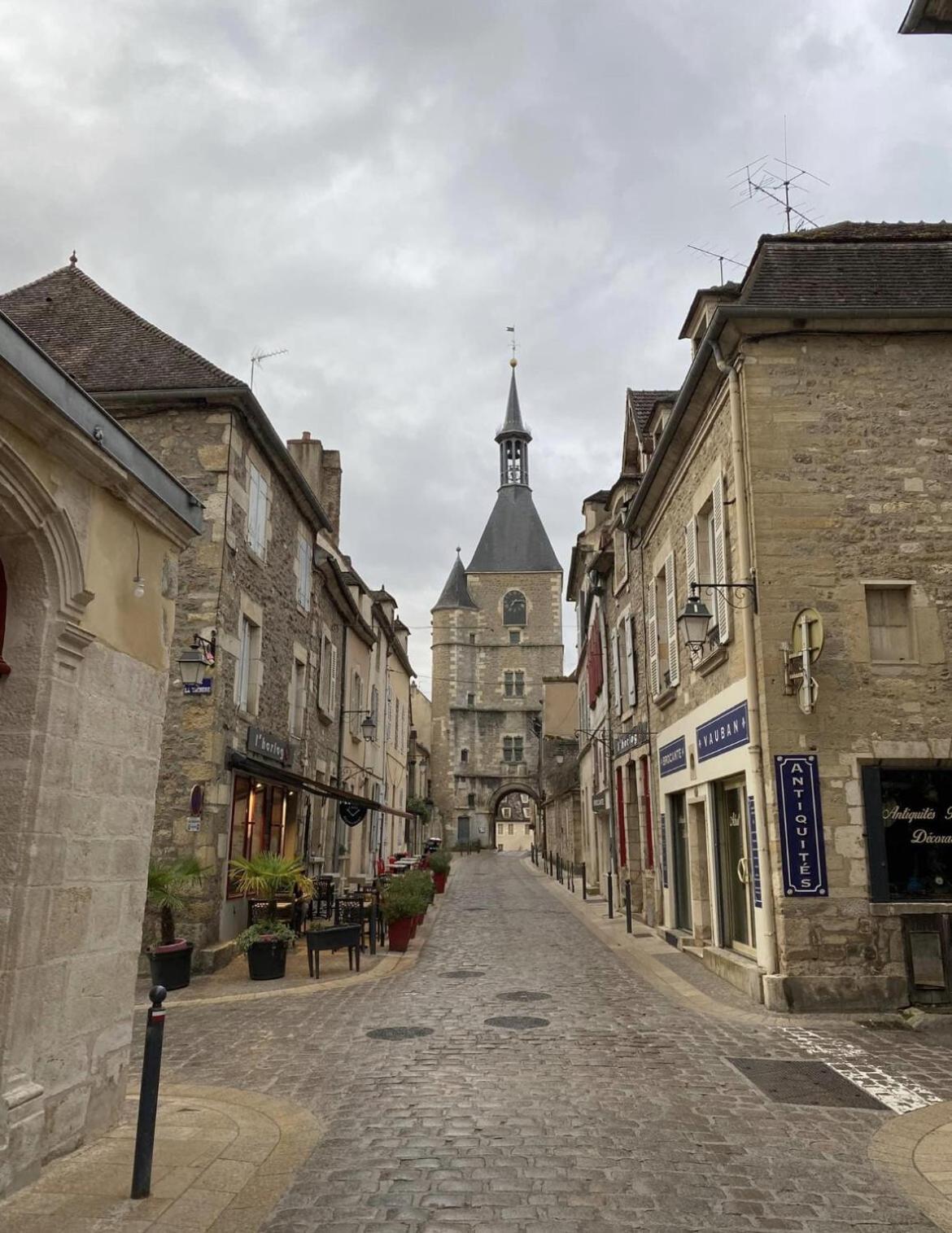 "La Petite Maison" Triplex Au Centre Ville - Les Terres Du Roy アヴァヨン エクステリア 写真