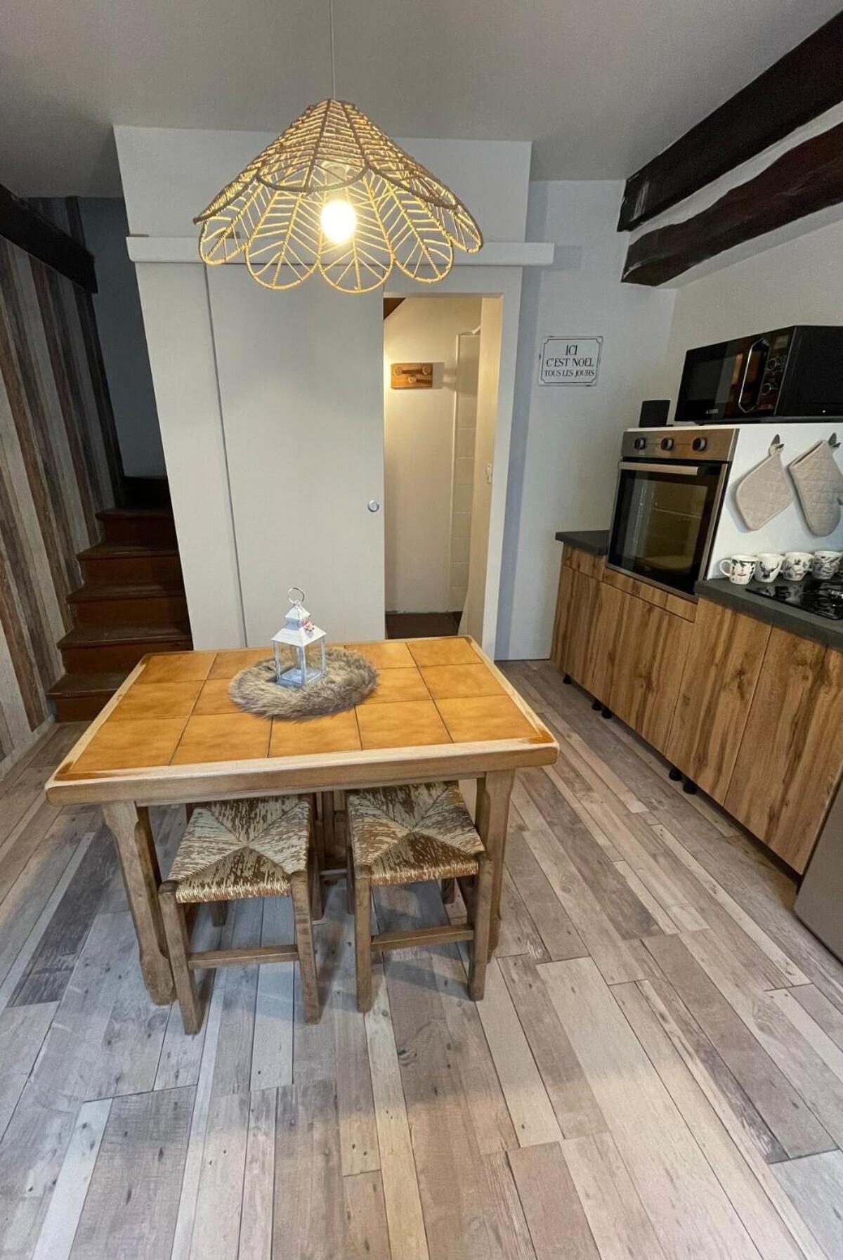 "La Petite Maison" Triplex Au Centre Ville - Les Terres Du Roy アヴァヨン エクステリア 写真