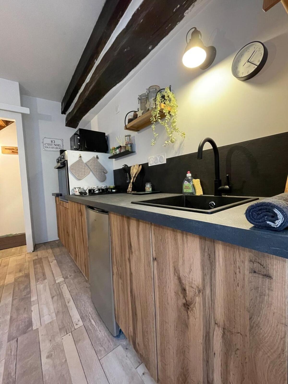 "La Petite Maison" Triplex Au Centre Ville - Les Terres Du Roy アヴァヨン エクステリア 写真